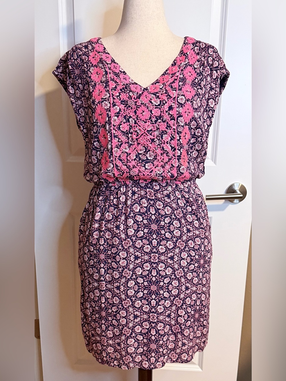 NWT Skies are Blue Pomona Embroidered Navy & Pink Floral Boho Dress M Pockets